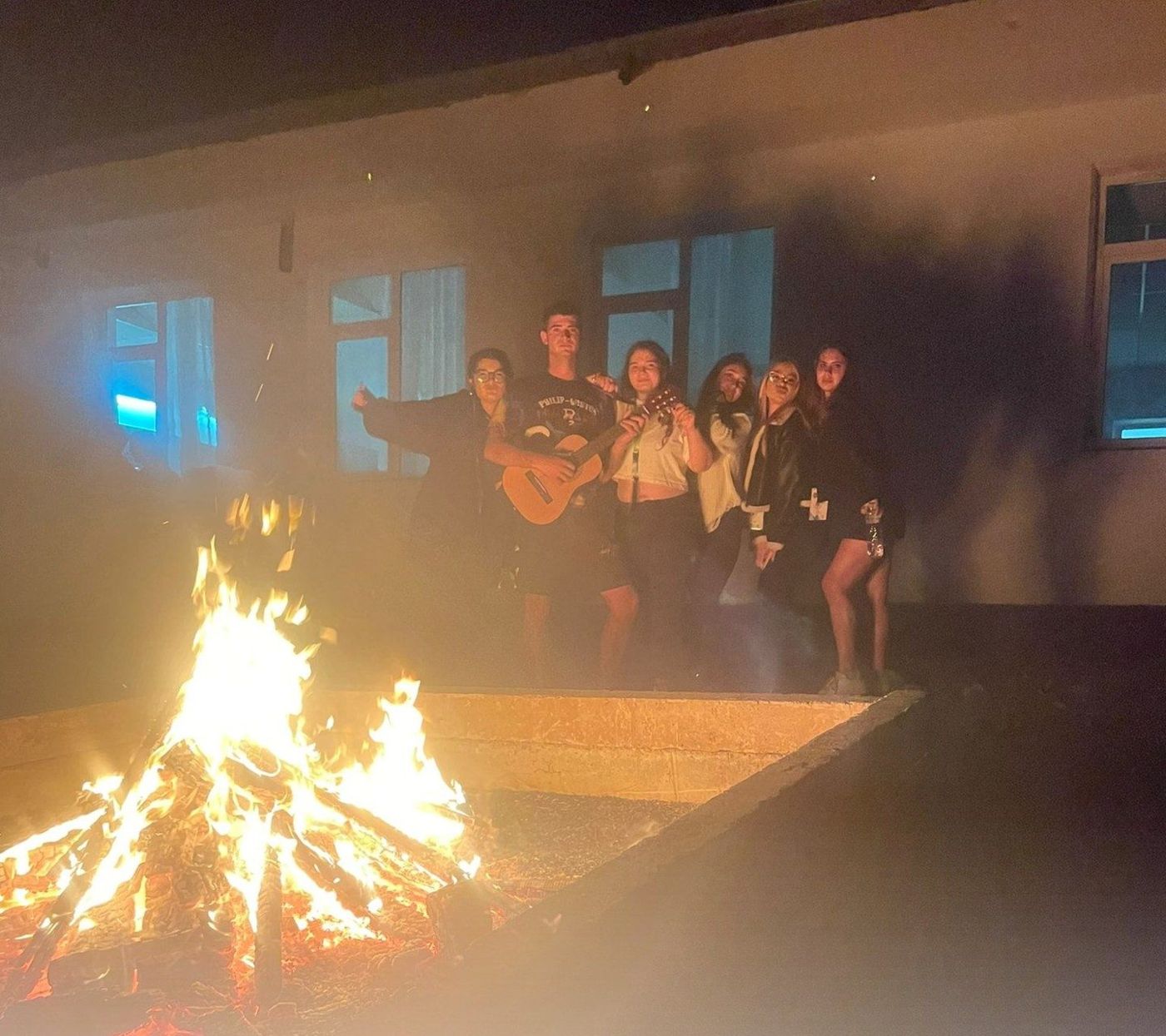 Foc de tabără la Centrul de Tineret